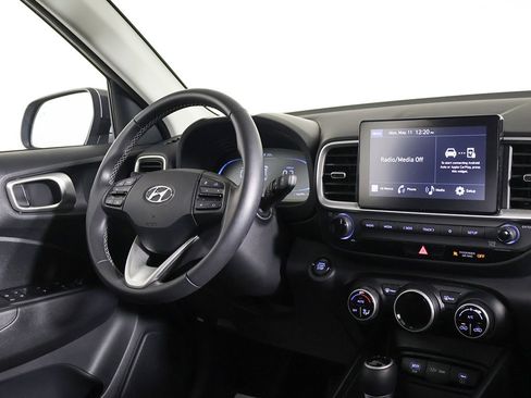 Certified 2024 Hyundai Venue SEL FWD image 26