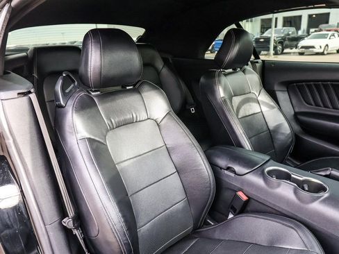 Used 2022 Ford Mustang GT Premium image 13