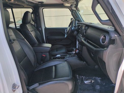 Used 2021 Jeep Wrangler Unlimited Sahara w/ Cold Weather Group AWD/4WD image 20