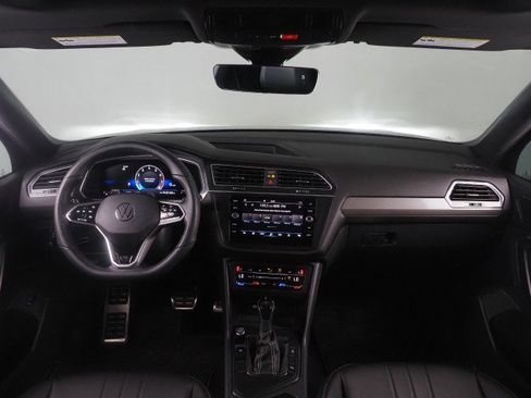 Used 2024 Volkswagen Tiguan SE R-Line w/ MDO Package, Three-Row image 3