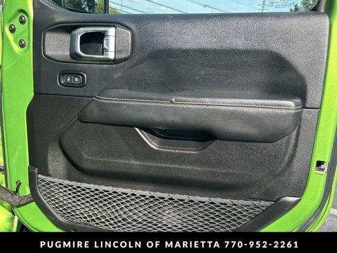 Used 2019 Jeep Wrangler Unlimited Sahara w/ Uconnect 4C Nav & Sound Group AWD/4WD image 14