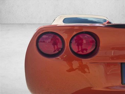 Used 2005 Chevrolet Corvette Convertible w/ Preferred Equipment Group RWD image 12