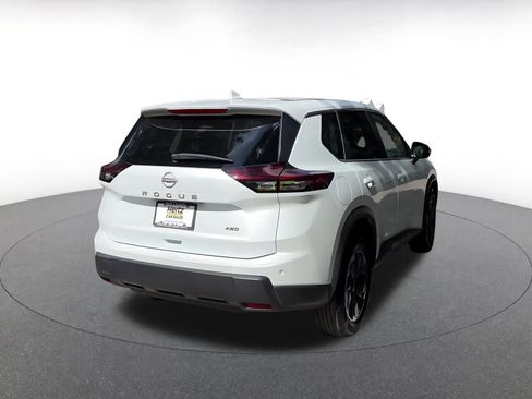 Used 2025 Nissan Rogue SV AWD/4WD image 15