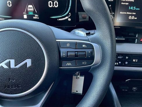 Certified 2025 Kia Sportage LX image 19