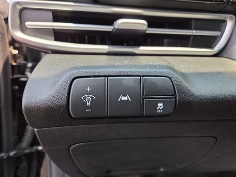 Certified 2023 Hyundai Elantra Limited FWD image 20