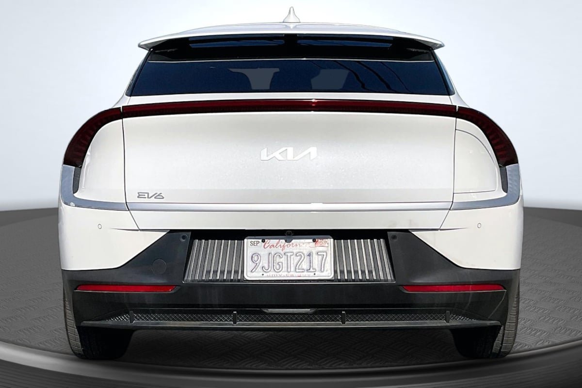 Used 2023 Kia EV6 Light RWD image 4