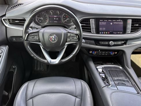 Used 2022 Buick Enclave Essence w/ Experience Buick Package FWD image 10