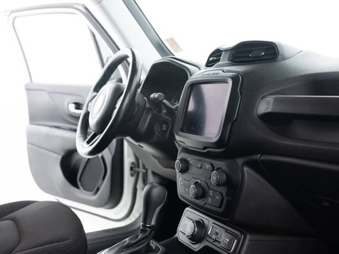 Used 2018 Jeep Renegade Altitude w/ UConnect 8.4 Nav Group AWD/4WD image 27