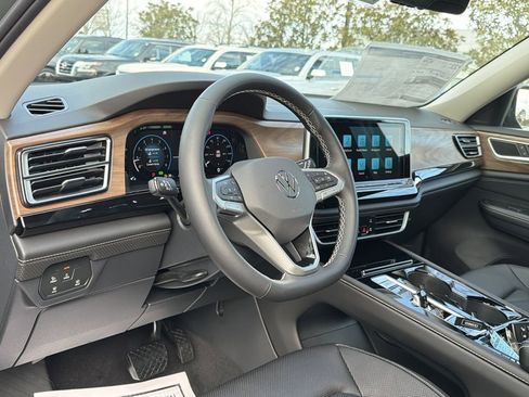 New 2026 Volkswagen Atlas SE FWD image 10