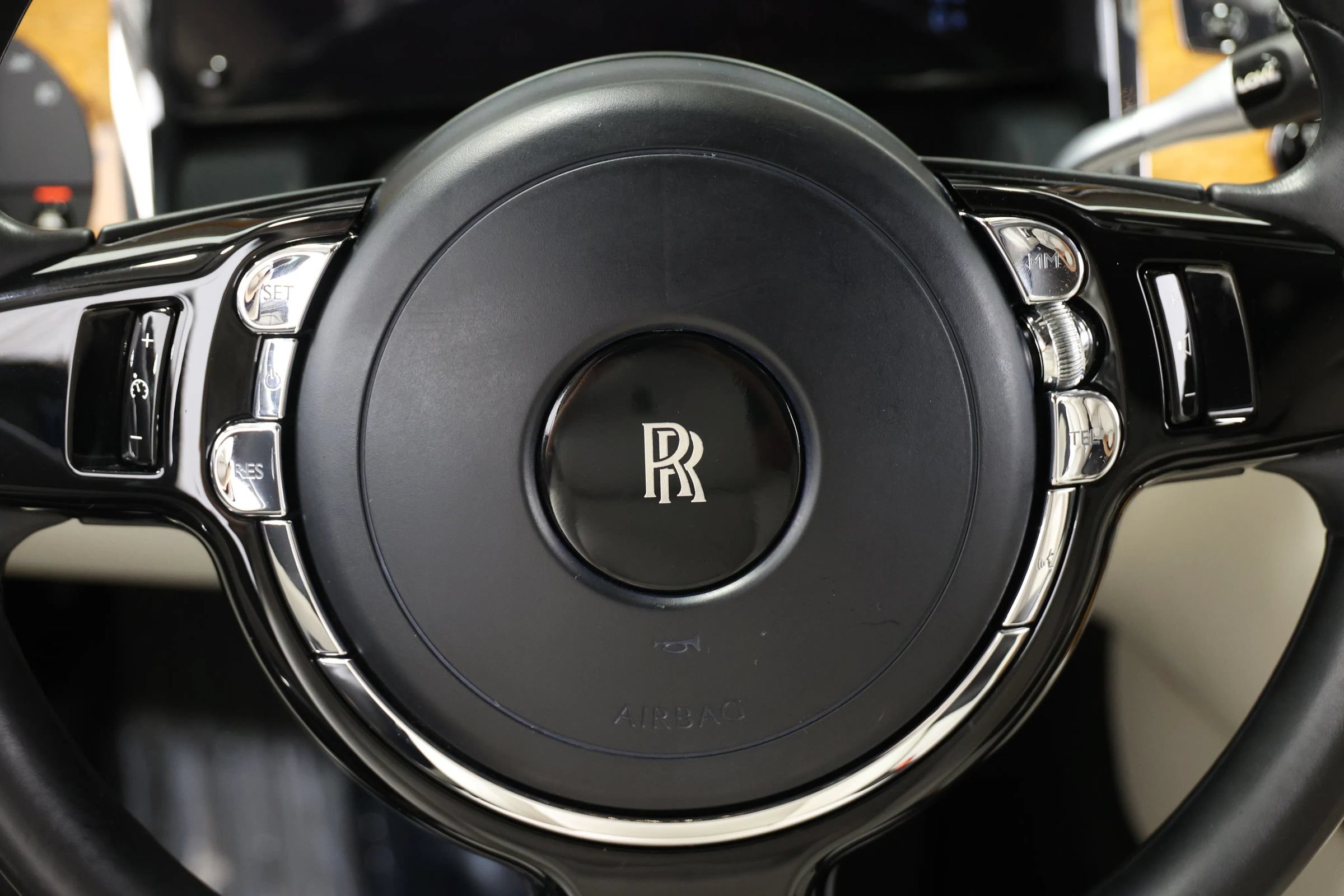 Used 2017 Rolls-Royce Wraith RWD image 32