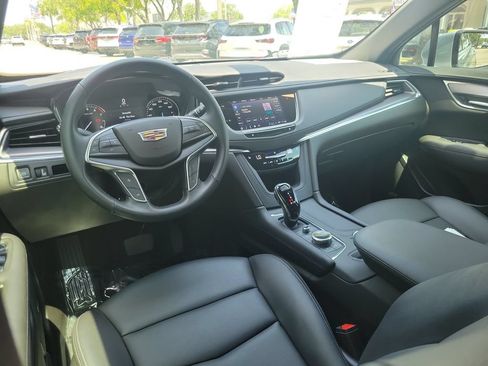 Used 2024 Cadillac XT5 Luxury FWD image 11