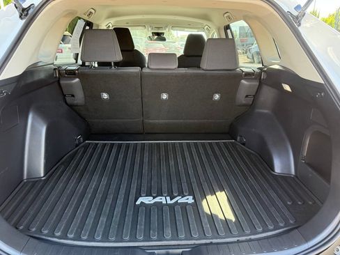Certified 2024 Toyota RAV4 LE AWD/4WD image 9