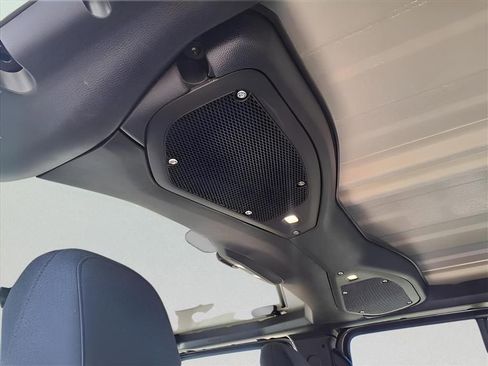 Used 2024 Jeep Gladiator Sport image 13