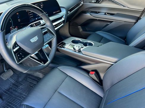 Used 2026 Cadillac Lyriq Luxury w/ LPO, Floor Liner Package RWD image 9