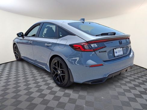 Used 2023 Honda Civic Sport image 4