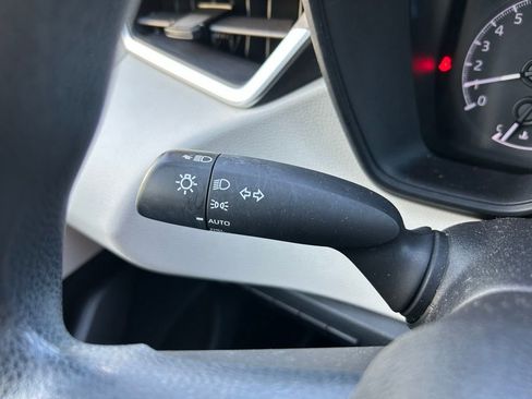 Used 2021 Toyota Corolla LE image 21