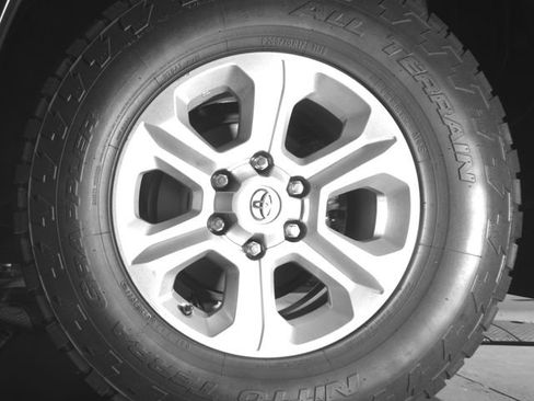 Used 2021 Toyota 4Runner SR5 AWD/4WD image 11