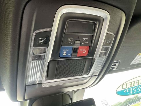 Certified 2024 RAM 1500 Laramie RWD image 28