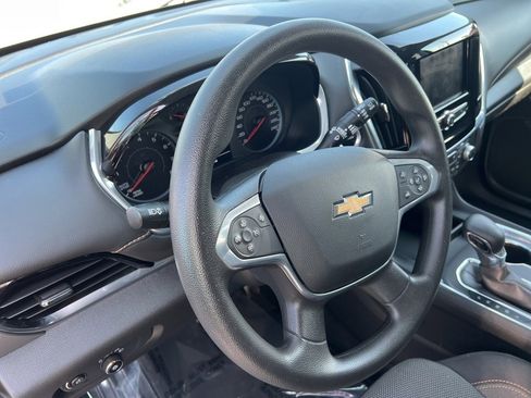 Used 2021 Chevrolet Traverse LS image 13