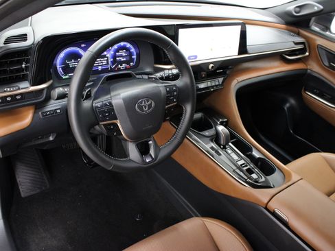 Certified 2025 Toyota Crown Signia w/ Advanced Technology Package AWD/4WD image 13