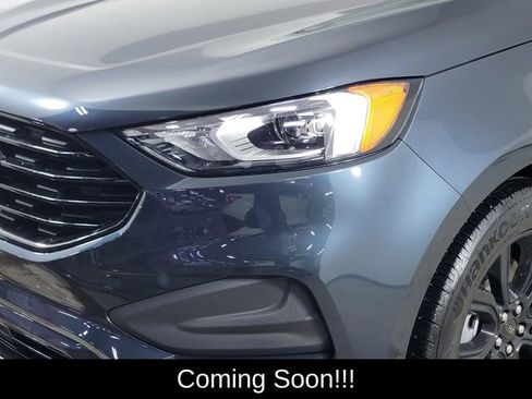 Used 2023 Ford Edge SE w/ Black Appearance Package image 9