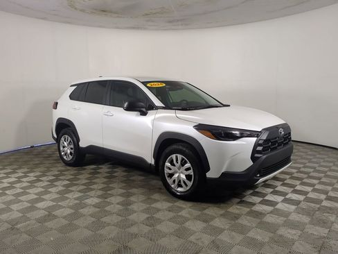 Used 2026 Toyota Corolla Cross L image 2