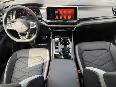 New 2026 Volkswagen Atlas Peak Edition image 10