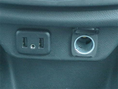 Certified 2023 Chevrolet Traverse LT image 27