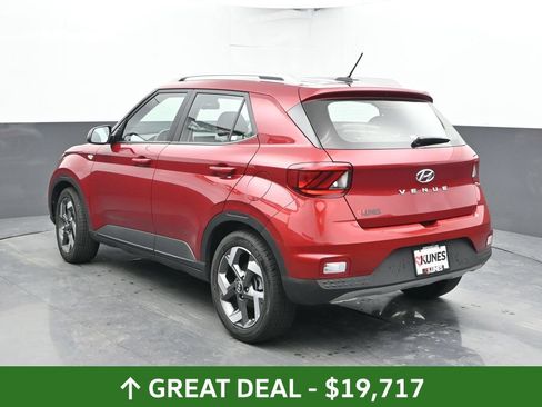 Used 2025 Hyundai Venue SEL FWD image 12