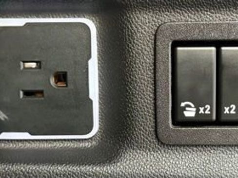 Used 2024 GMC Yukon Denali Ultimate image 14