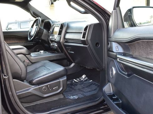 Used 2019 Ford Expedition Max Limited RWD image 17