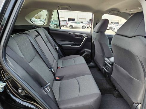 Used 2023 Toyota RAV4 XLE image 21