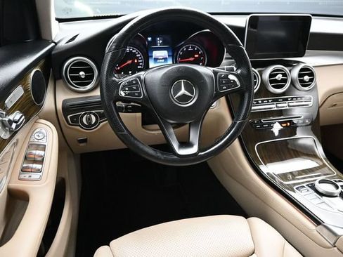 Used 2019 Mercedes-Benz GLC 300 image 11