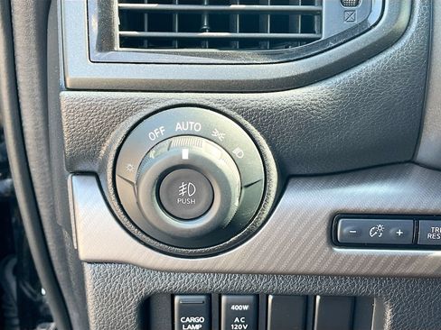 Used 2023 Nissan Titan PRO-4X w/ Pro-4x Convenience Package AWD/4WD image 10
