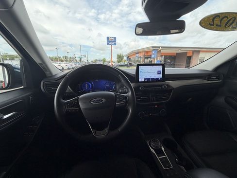 Used 2022 Ford Escape Titanium AWD/4WD image 12