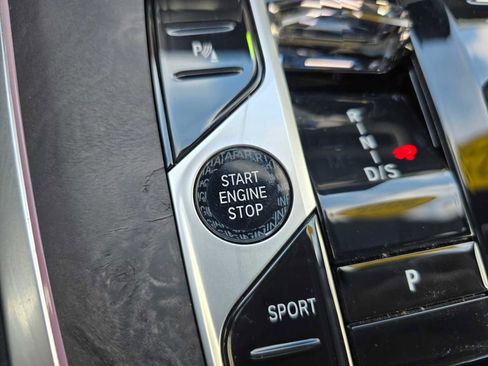 Used 2025 BMW X7 M60i w/ Executive Package image 35