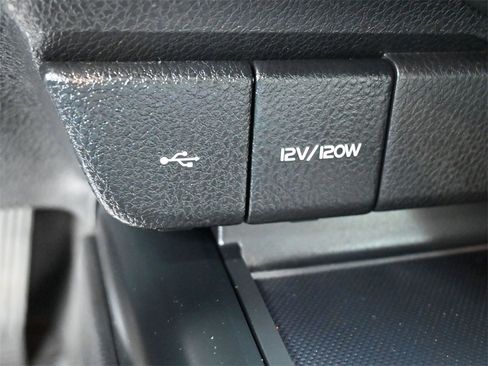 Used 2020 Toyota Camry LE image 14