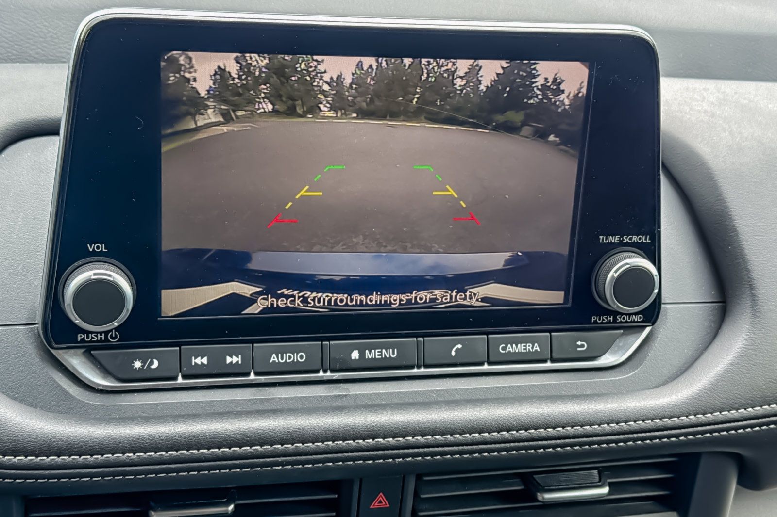 Used 2025 Nissan Rogue SV FWD image 26