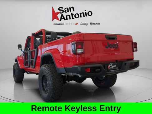 Used 2024 Jeep Gladiator Sport AWD/4WD image 6
