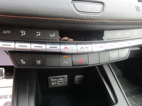 Used 2021 Cadillac XT4 Sport w/ Sun And Sound Package AWD/4WD image 15