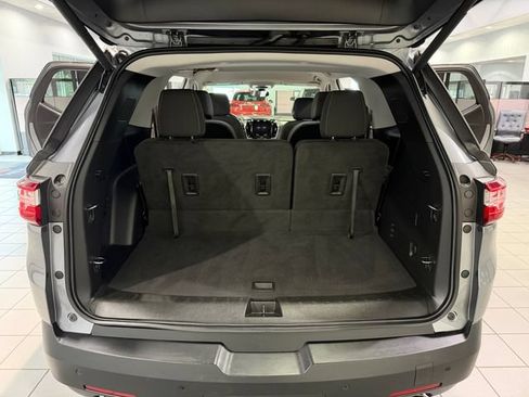 Used 2021 Chevrolet Traverse LT FWD image 10