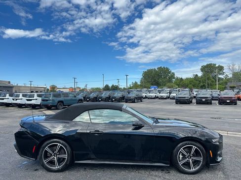 Used 2025 Ford Mustang Premium RWD image 12