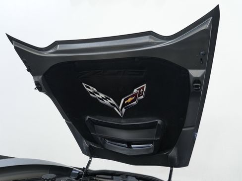 Used 2015 Chevrolet Corvette Z06 w/ 3LZ Preferred Equipment Group image 43