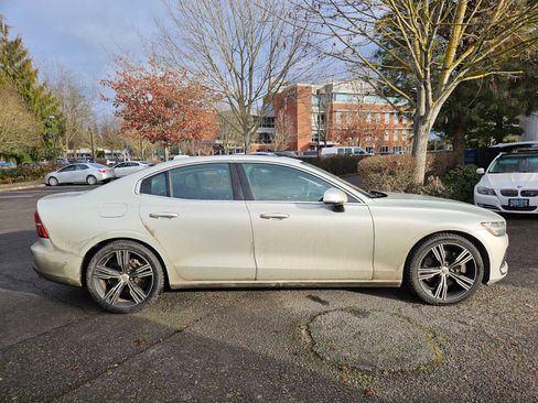 Used 2021 Volvo S60 T8 Inscription w/ Climate Package image 2