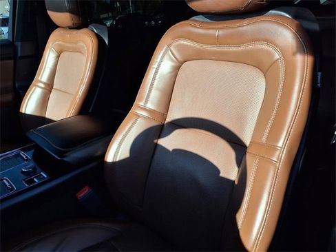 Certified 2020 Lincoln Aviator Reserve w/ Elements Package Plus image 6