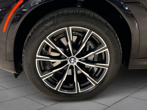 Used 2025 BMW X6 xDrive40i w/ Climate Comfort Package image 11