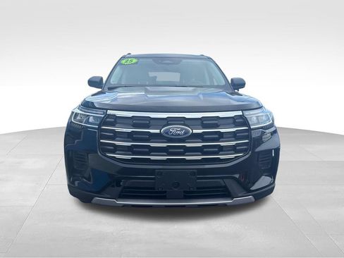 Used 2025 Ford Explorer Active AWD/4WD image 9