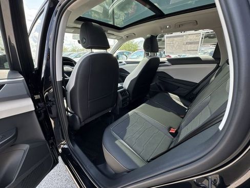 New 2026 Volkswagen Taos SE AWD/4WD image 21