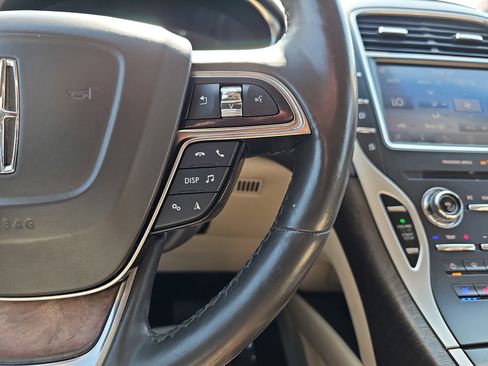 Used 2020 Lincoln Nautilus Reserve FWD image 20