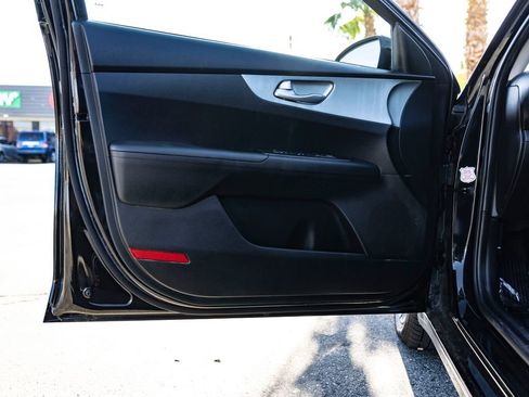 Used 2023 Kia Forte LXS FWD image 11